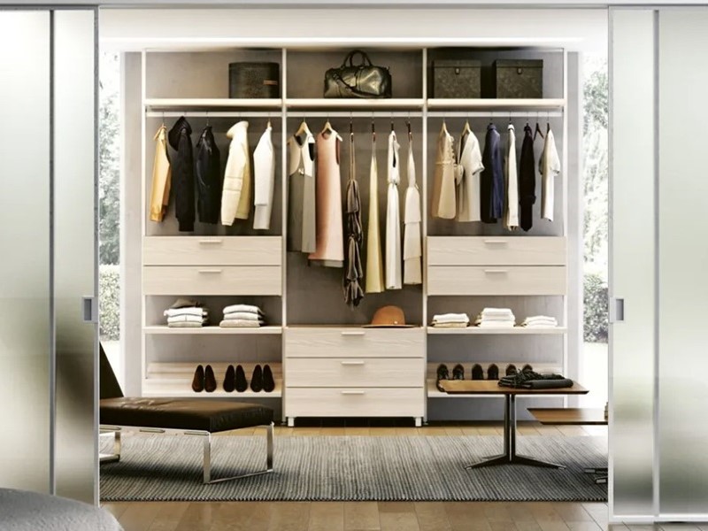  CABINA ARMADIO: SPAZIO E STILE